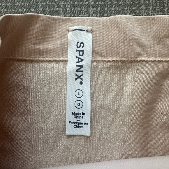 SPANX High-Waisted Brief Soft Nude Shape Wear Size L
Brand new with tags - Picture 2 of 8